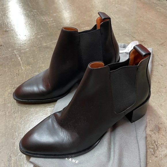 Everlane Shoes - Everlane - The Modern Chelsea Boot (Black, size 8)